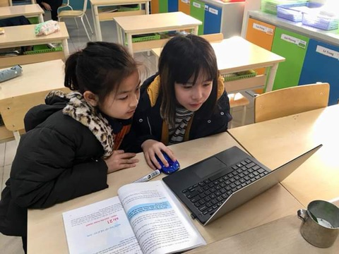 Bộ GD-ĐT: Không bắt buộc học sinh trang bị điện thoại phục vụ học tập - Ảnh 1. Bộ GD-ĐT: Không bắt buộc học sinh trang bị điện thoại phục vụ học tập - Ảnh 1.