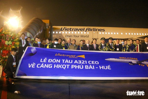 Máy bay đầu tiên của Vietravel Airlines về căn cứ ở Huế - Ảnh 2. Máy bay đầu tiên của Vietravel Airlines về căn cứ ở Huế - Ảnh 2.