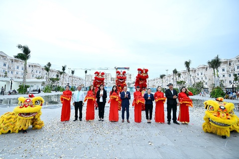 Khánh thành quảng trường nhạc nước 15.000m2 - Thêm điểm giải trí mới tại TP.HCM - Ảnh 2. Khánh thành quảng trường nhạc nước 15.000m2 - Thêm điểm giải trí mới tại TP.HCM - Ảnh 2.