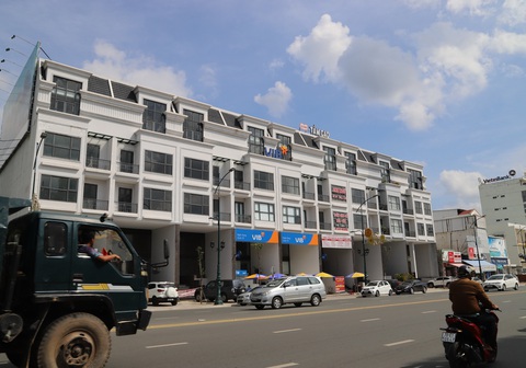 Giá đất đang làm khó nhà đầu tư - Ảnh 2. Giá đất đang làm khó nhà đầu tư - Ảnh 2.