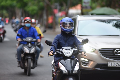 Sài Gòn mưa sáng sớm, tiết trời se lạnh - Ảnh 6. Sài Gòn mưa sáng sớm, tiết trời se lạnh - Ảnh 6.