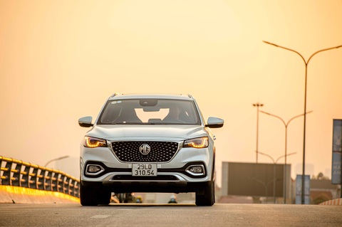 MG HS 1.5 Trophy: Đậm chất chơi kiểu Ăng lê - Ảnh 2. MG HS 1.5 Trophy: Đậm chất chơi kiểu Ăng lê - Ảnh 2.