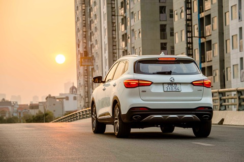 MG HS 1.5 Trophy: Đậm chất chơi kiểu Ăng lê - Ảnh 6. MG HS 1.5 Trophy: Đậm chất chơi kiểu Ăng lê - Ảnh 6.
