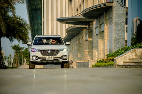 MG HS 1.5 Trophy: Đậm chất chơi kiểu Ăng lê - Ảnh 7. MG HS 1.5 Trophy: Đậm chất chơi kiểu Ăng lê - Ảnh 7.