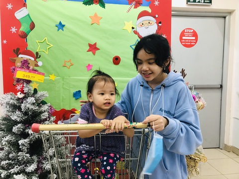 Hậu Giang tặng bằng khen cho 22 gia đình sinh đủ 2 con một bề là gái - Ảnh 1. Hậu Giang tặng bằng khen cho 22 gia đình sinh đủ 2 con một bề là gái - Ảnh 1.