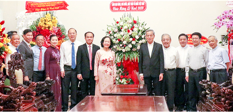 Bà Trương Thị Mai thăm, chúc Giáng sinh Tòa Tổng giám mục TP.HCM - Ảnh 1. Bà Trương Thị Mai thăm, chúc Giáng sinh Tòa Tổng giám mục TP.HCM - Ảnh 1.