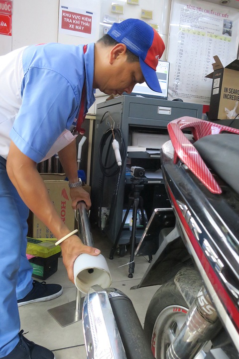Kiểm định khí thải: Đã thí điểm, TP.HCM chờ quy trình mới từ Bộ Giao thông vận tải - Ảnh 1. Kiểm định khí thải: Đã thí điểm, TP.HCM chờ quy trình mới từ Bộ Giao thông vận tải - Ảnh 1.