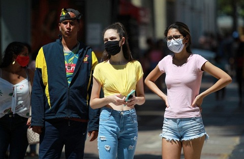 Phát hiện biến thể virus corona mới ở Brazil có họ hàng với biến thể tại Anh - Ảnh 1. Phát hiện biến thể virus corona mới ở Brazil có họ hàng với biến thể tại Anh - Ảnh 1.