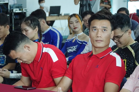 Bùi Tiến Dũng nói gì khi được hỏi về chuyện không được gọi lên tuyển Việt Nam? - Ảnh 1. Bùi Tiến Dũng nói gì khi được hỏi về chuyện không được gọi lên tuyển Việt Nam? - Ảnh 1.