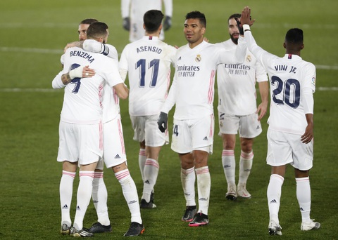 Đánh bại Granada, Real Madrid tiếp tục bằng điểm Atletico Madrid - Ảnh 1. Đánh bại Granada, Real Madrid tiếp tục bằng điểm Atletico Madrid - Ảnh 1.