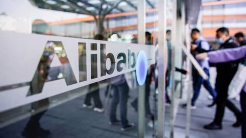 Trung Quốc điều tra chống độc quyền Alibaba, tỉ phú Jack Ma dính ‘đòn kép’ - Ảnh 1. Trung Quốc điều tra chống độc quyền Alibaba, tỉ phú Jack Ma dính ‘đòn kép’ - Ảnh 1.
