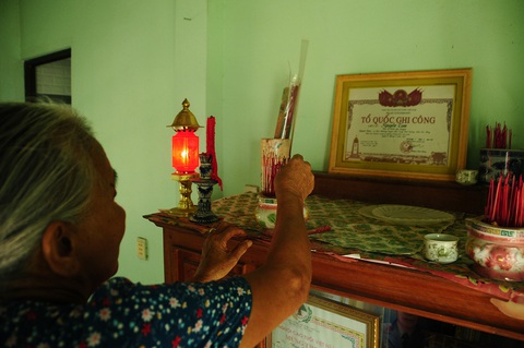 Phía sau những cuộc trùng phùng đặc biệt - Kỳ 1: Gặp lại người cô trên bàn thờ - Ảnh 1. Phía sau những cuộc trùng phùng đặc biệt - Kỳ 1: Gặp lại người cô trên bàn thờ - Ảnh 1.