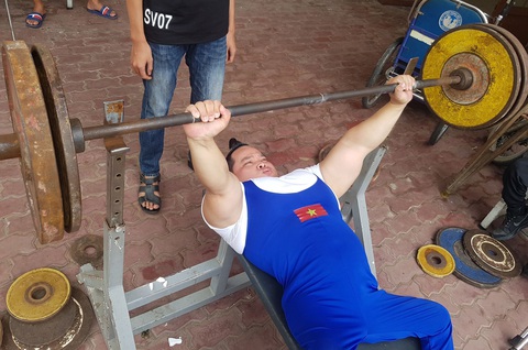 Điểm tin thể thao tối 25-12: CĐV đội mưa xem Bình Định đá giao hữu, ĐH Cần Thơ vô địch SV-League - Ảnh 4. Điểm tin thể thao tối 25-12: CĐV đội mưa xem Bình Định đá giao hữu, ĐH Cần Thơ vô địch SV-League - Ảnh 4.