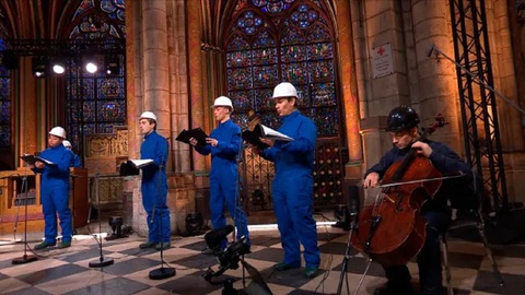 Chưa sửa xong, nhà thờ Đức Bà Paris tổ chức hòa nhạc Giáng sinh đặc biệt - Ảnh 1. Chưa sửa xong, nhà thờ Đức Bà Paris tổ chức hòa nhạc Giáng sinh đặc biệt - Ảnh 1.