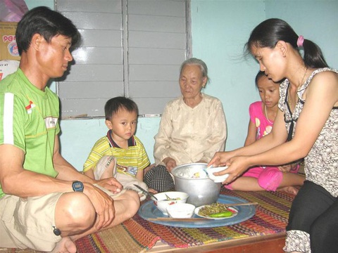 Phía sau những cuộc trùng phùng đặc biệt - Kỳ 2: Hành trình tìm mẹ của Hoàng sói hoang - Ảnh 1. Phía sau những cuộc trùng phùng đặc biệt - Kỳ 2: Hành trình tìm mẹ của Hoàng sói hoang - Ảnh 1.