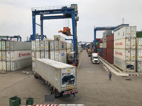 Chuyện khó tin: Xuất khẩu nông sản Việt giảm hơn một nửa vì thiếu... container - Ảnh 5. Chuyện khó tin: Xuất khẩu nông sản Việt giảm hơn một nửa vì thiếu... container - Ảnh 5.