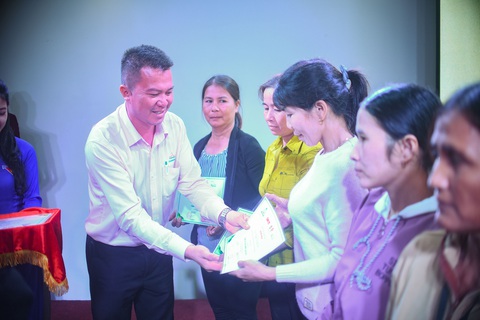 Tiếp sức nhà nông: 80 hộ nông dân được vay vốn không lãi suất - Ảnh 2. Tiếp sức nhà nông: 80 hộ nông dân được vay vốn không lãi suất - Ảnh 2.
