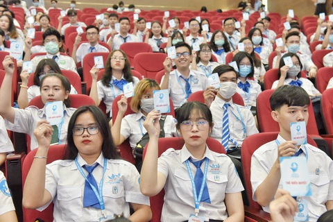 Ngoại ngữ đang là rào cản hội nhập của giới trẻ - Ảnh 8. Ngoại ngữ đang là rào cản hội nhập của giới trẻ - Ảnh 8.