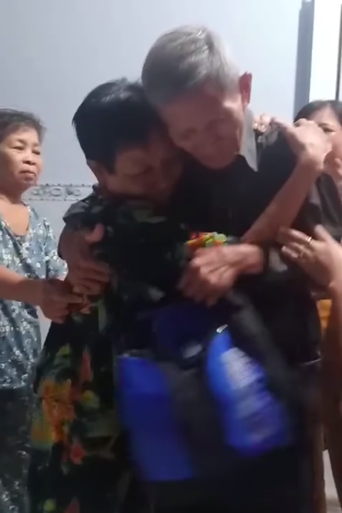 Phía sau những cuộc trùng phùng đặc biệt - Kỳ 4: Người nối cầu cho ngày đoàn tụ - Ảnh 1. Phía sau những cuộc trùng phùng đặc biệt - Kỳ 4: Người nối cầu cho ngày đoàn tụ - Ảnh 1.