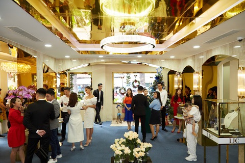 Tập đoàn Charm Group khai trương trung tâm dịch vụ khách hàng - Ảnh 3. Tập đoàn Charm Group khai trương trung tâm dịch vụ khách hàng - Ảnh 3.