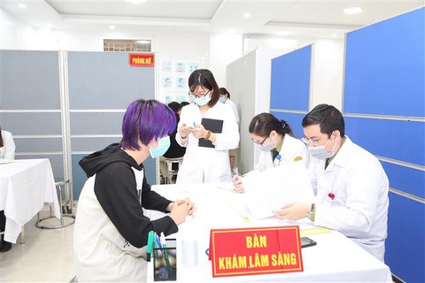 Tiếp tục tiêm thử vắc xin COVID-19 của Việt Nam nhóm liều 50mcg - Ảnh 4. Tiếp tục tiêm thử vắc xin COVID-19 của Việt Nam nhóm liều 50mcg - Ảnh 4.