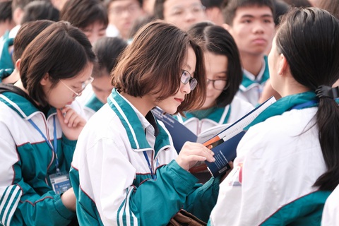 Tư vấn tuyển sinh tại Nam Định: Ngành y, tâm lý sẽ lên ngôi? - Ảnh 1. Tư vấn tuyển sinh tại Nam Định: Ngành y, tâm lý sẽ lên ngôi? - Ảnh 1.