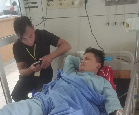 Thượng úy cảnh sát văng xuống vực 4 mét khi khống chế người mua bán ma túy - Ảnh 2. Thượng úy cảnh sát văng xuống vực 4 mét khi khống chế người mua bán ma túy - Ảnh 2.