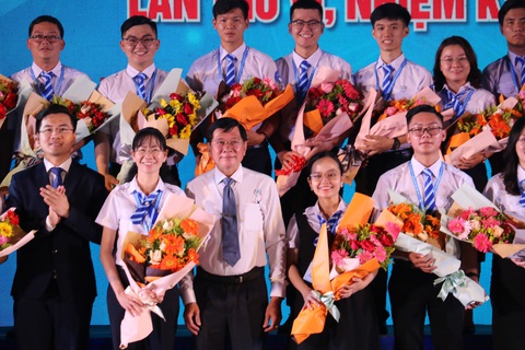 Chị Phan Thị Thanh Phương tái đắc cử chủ tịch Hội Sinh viên VN TP.HCM - Ảnh 11. Chị Phan Thị Thanh Phương tái đắc cử chủ tịch Hội Sinh viên VN TP.HCM - Ảnh 11.