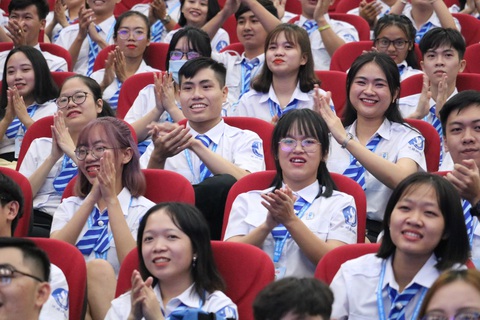 Chị Phan Thị Thanh Phương tái đắc cử chủ tịch Hội Sinh viên VN TP.HCM - Ảnh 6. Chị Phan Thị Thanh Phương tái đắc cử chủ tịch Hội Sinh viên VN TP.HCM - Ảnh 6.