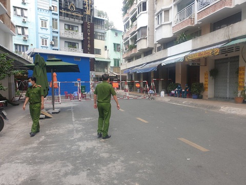 NÓNG: Thanh niên ở TP.HCM dương tính COVID-19, nhập cảnh chui cùng bệnh nhân 1440 - Ảnh 3. NÓNG: Thanh niên ở TP.HCM dương tính COVID-19, nhập cảnh chui cùng bệnh nhân 1440 - Ảnh 3.