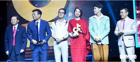 Chàng trai chăn bò Sô Y Tiết nhận giải truyền cảm hứng Tik Tok Awards - Ảnh 8. Chàng trai chăn bò Sô Y Tiết nhận giải truyền cảm hứng Tik Tok Awards - Ảnh 8.