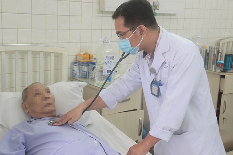Lạnh khiến nhiều người sốt cao, khó thở, người có bệnh nền coi chừng đột quỵ - Ảnh 1. Lạnh khiến nhiều người sốt cao, khó thở, người có bệnh nền coi chừng đột quỵ - Ảnh 1.