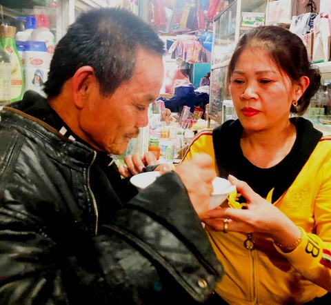 Phía sau những cuộc trùng phùng đặc biệt - Kỳ cuối: Điều kỳ diệu sau chuyến đào vàng... dài 23 năm - Ảnh 2. Phía sau những cuộc trùng phùng đặc biệt - Kỳ cuối: Điều kỳ diệu sau chuyến đào vàng... dài 23 năm - Ảnh 2.