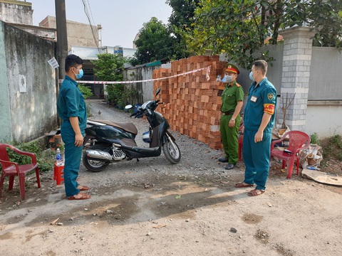 Đã tìm được người đi chung bệnh nhân 1440 xuống xe tại quận 9 - Ảnh 1. Đã tìm được người đi chung bệnh nhân 1440 xuống xe tại quận 9 - Ảnh 1.
