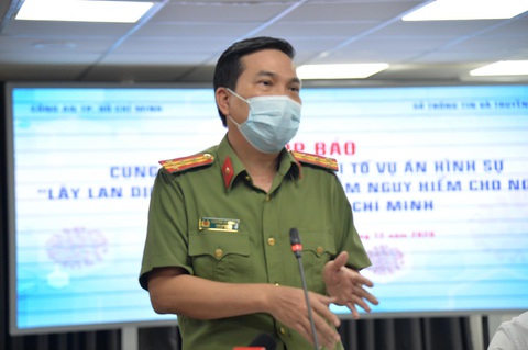 Khởi tố vụ án làm lây lan dịch COVID-19 - Ảnh 2. Khởi tố vụ án làm lây lan dịch COVID-19 - Ảnh 2.