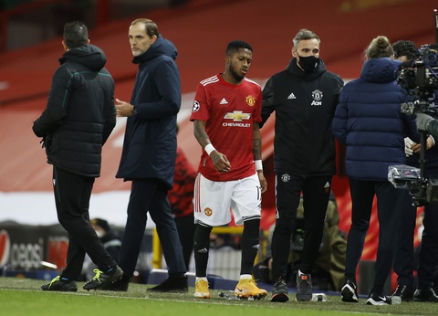 Solskjaer và Maguire đồng tình Fred đáng bị thẻ đỏ trong hiệp 1 - Ảnh 1. Solskjaer và Maguire đồng tình Fred đáng bị thẻ đỏ trong hiệp 1 - Ảnh 1.