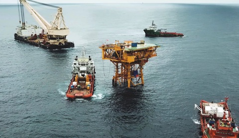 Vietsovpetro chủ động chế tạo, đóng giàn dầu khí trong đại dịch COVID-19 - Ảnh 4. Vietsovpetro chủ động chế tạo, đóng giàn dầu khí trong đại dịch COVID-19 - Ảnh 4.