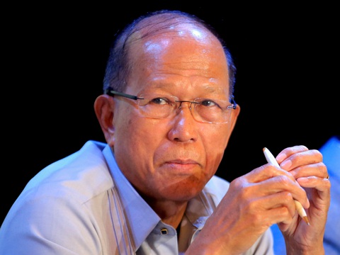 Nhóm bảo vệ an ninh cho Tổng thống Duterte tiêm vắc xin COVID-19 nhập lậu - Ảnh 1. Nhóm bảo vệ an ninh cho Tổng thống Duterte tiêm vắc xin COVID-19 nhập lậu - Ảnh 1.