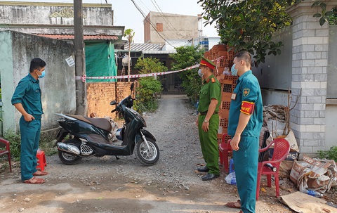 Trốn cách ly, gây họa cho đất nước - Ảnh 3. Trốn cách ly, gây họa cho đất nước - Ảnh 3.