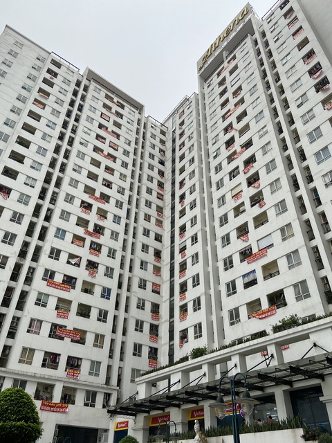Sau nhiều lần hứa, dân chung cư Athena Complex vẫn chưa thấy ‘tăm hơi sổ hồng - Ảnh 2. Sau nhiều lần hứa, dân chung cư Athena Complex vẫn chưa thấy ‘tăm hơi sổ hồng - Ảnh 2.