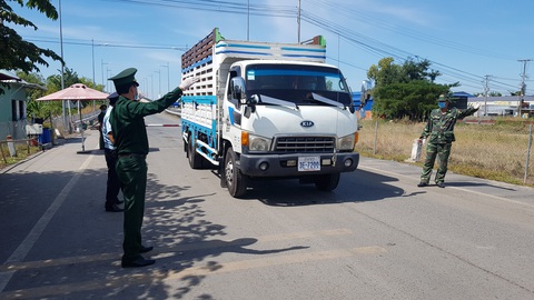 Khởi tố vụ án, điều tra đường dây đưa người nhập cảnh trái phép liên quan bệnh nhân 1440 - Ảnh 2. Khởi tố vụ án, điều tra đường dây đưa người nhập cảnh trái phép liên quan bệnh nhân 1440 - Ảnh 2.