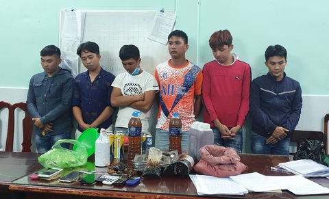 Mua thông tin người dùng di động, gọi lừa bán mật ong giả - Ảnh 1. Mua thông tin người dùng di động, gọi lừa bán mật ong giả - Ảnh 1.