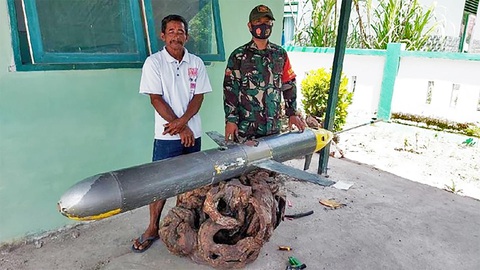 Ngư dân Indonesia phát hiện thiết bị do thám dưới biển, nghi của Trung Quốc - Ảnh 1. Ngư dân Indonesia phát hiện thiết bị do thám dưới biển, nghi của Trung Quốc - Ảnh 1.