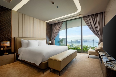 Kỳ quan đánh thức giác quan bên vịnh biển đẹp nhất thế giới - Ảnh 7. Kỳ quan đánh thức giác quan bên vịnh biển đẹp nhất thế giới - Ảnh 7.