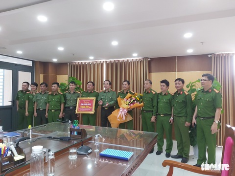 Nhanh chóng xử án điểm 2 thanh niên đập phá 14 ôtô trong 2 đêm - Ảnh 4. Nhanh chóng xử án điểm 2 thanh niên đập phá 14 ôtô trong 2 đêm - Ảnh 4.