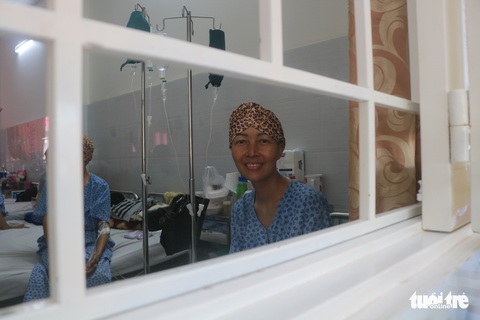 Bữa cơm ngày cuối năm của bệnh nhân ung thư ở Bệnh viện Từ Dũ - Ảnh 12. Bữa cơm ngày cuối năm của bệnh nhân ung thư ở Bệnh viện Từ Dũ - Ảnh 12.