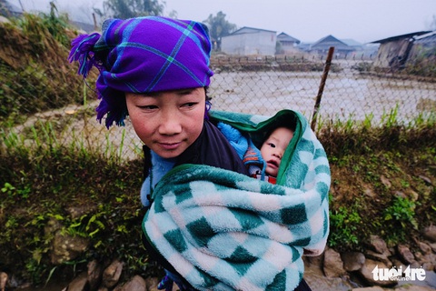 Người dân co ro trong rét 3 độ C ở Sa Pa - Ảnh 1. Người dân co ro trong rét 3 độ C ở Sa Pa - Ảnh 1.