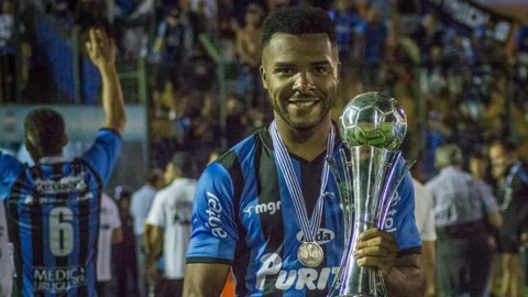 Cầu thủ Uruguay rớt xuống hồ tử vong bỏ lại vợ bầu 3 tháng - Ảnh 1. Cầu thủ Uruguay rớt xuống hồ tử vong bỏ lại vợ bầu 3 tháng - Ảnh 1.