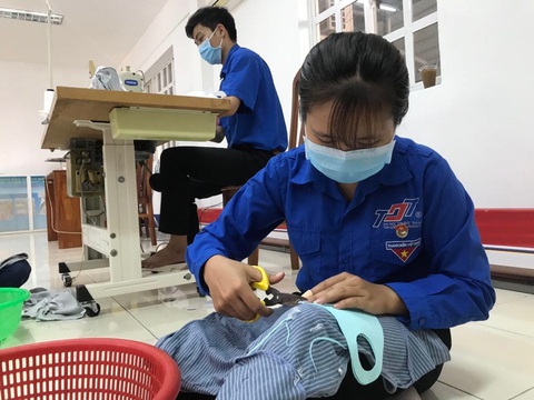 Ngày quốc tế tình nguyện 5-12: Kết nối những trái tim chung nhịp yêu thương - Ảnh 4. Ngày quốc tế tình nguyện 5-12: Kết nối những trái tim chung nhịp yêu thương - Ảnh 4.
