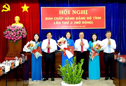 Bình Dương có nhiều cán bộ nữ giữ vị trí chủ chốt - Ảnh 1. Bình Dương có nhiều cán bộ nữ giữ vị trí chủ chốt - Ảnh 1.